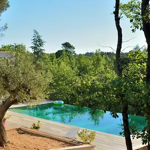 sous-les-oliviers.fr-provencehotel.com/